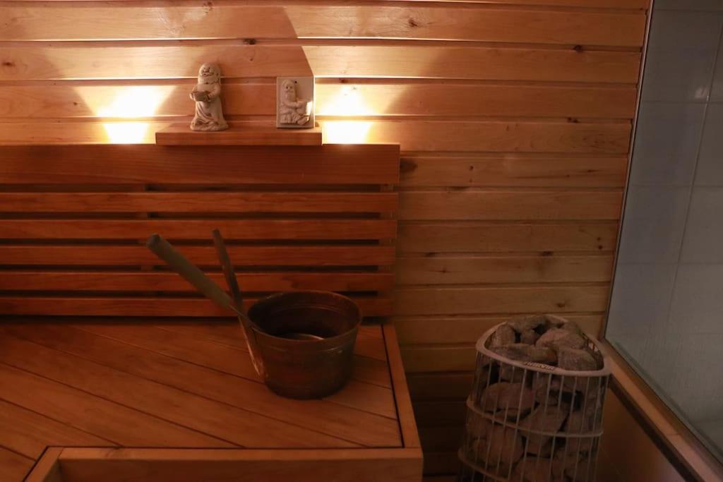 Cosy, Homely House With A Large Courtyard Saarenkylä Exteriör bild